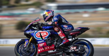 Toprak Razgatlıoğlu is seen on his bike during the race, Lombok, Indonesia, Nov. 21, 2021. (DHA Photo)