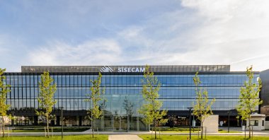 Şişecam headuarters in Istanbul&#039;s Tuzla district. (Courtesy of Şişecam)