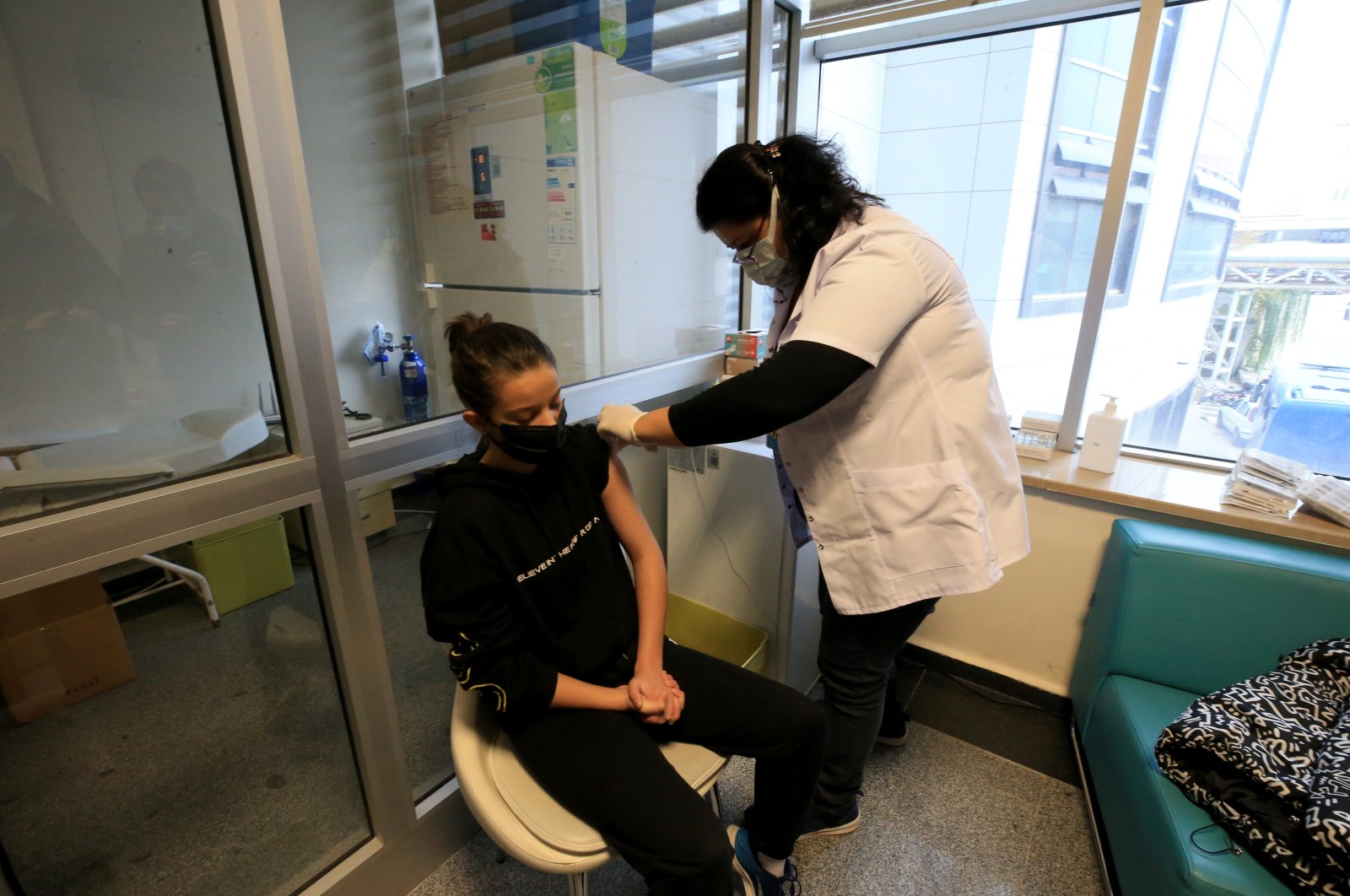 A woman gets vaccinated against COVID-19 at a hospital in Kırklareli, northwestern Turkey, Nov. 18, 2021. (AA PHOTO)