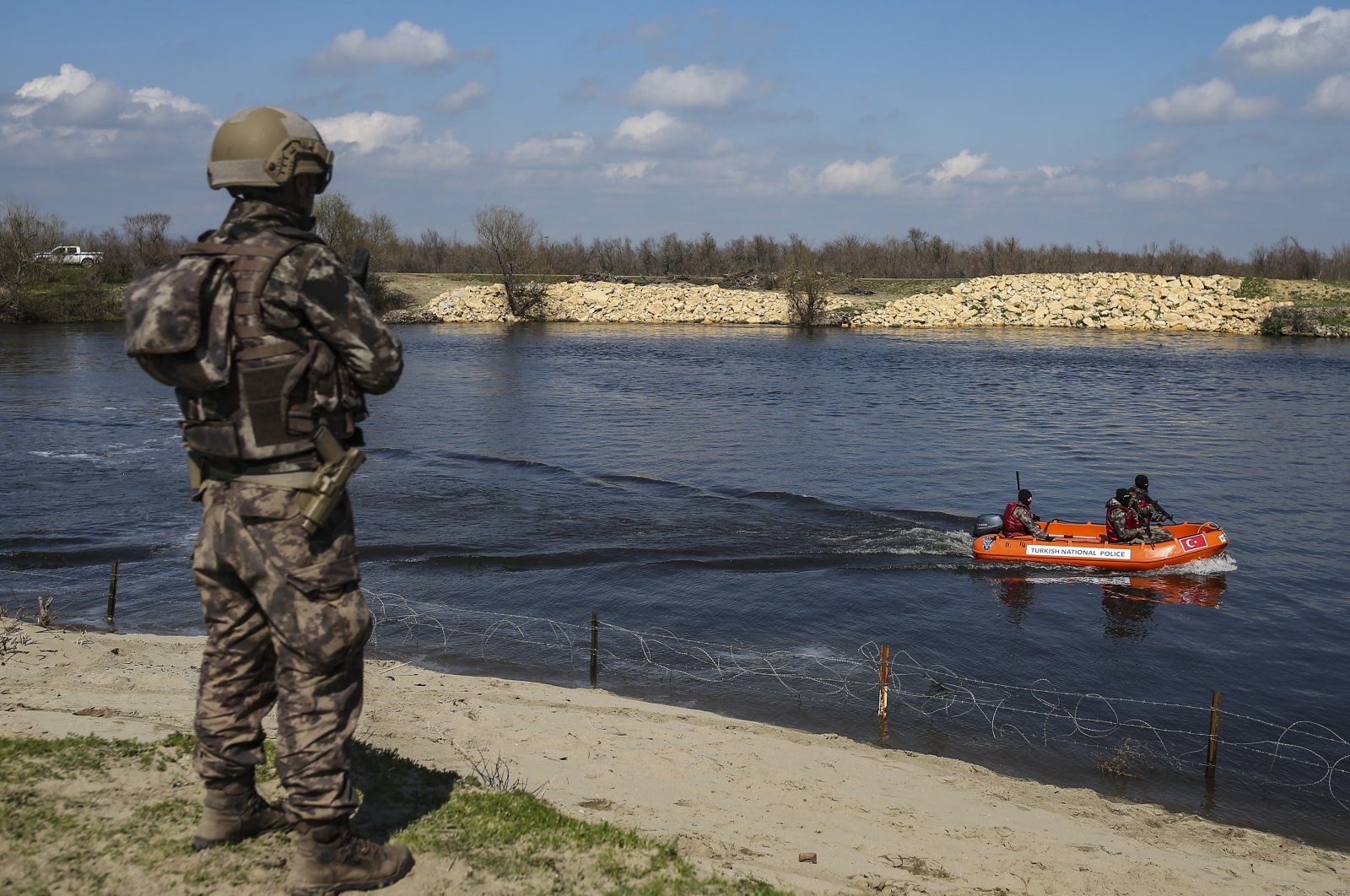 Turkish special forces team patrol on a speed boat along the Maritsa river at the Turkish-Greek border near Karpuzlu village, in Edirne region, Turkey, March 11, 2020. (AP File Photo)