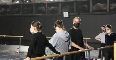 Bahri Gürcan trains artists in North Macedonia, Nov. 23, 2021. (AA Photo) 