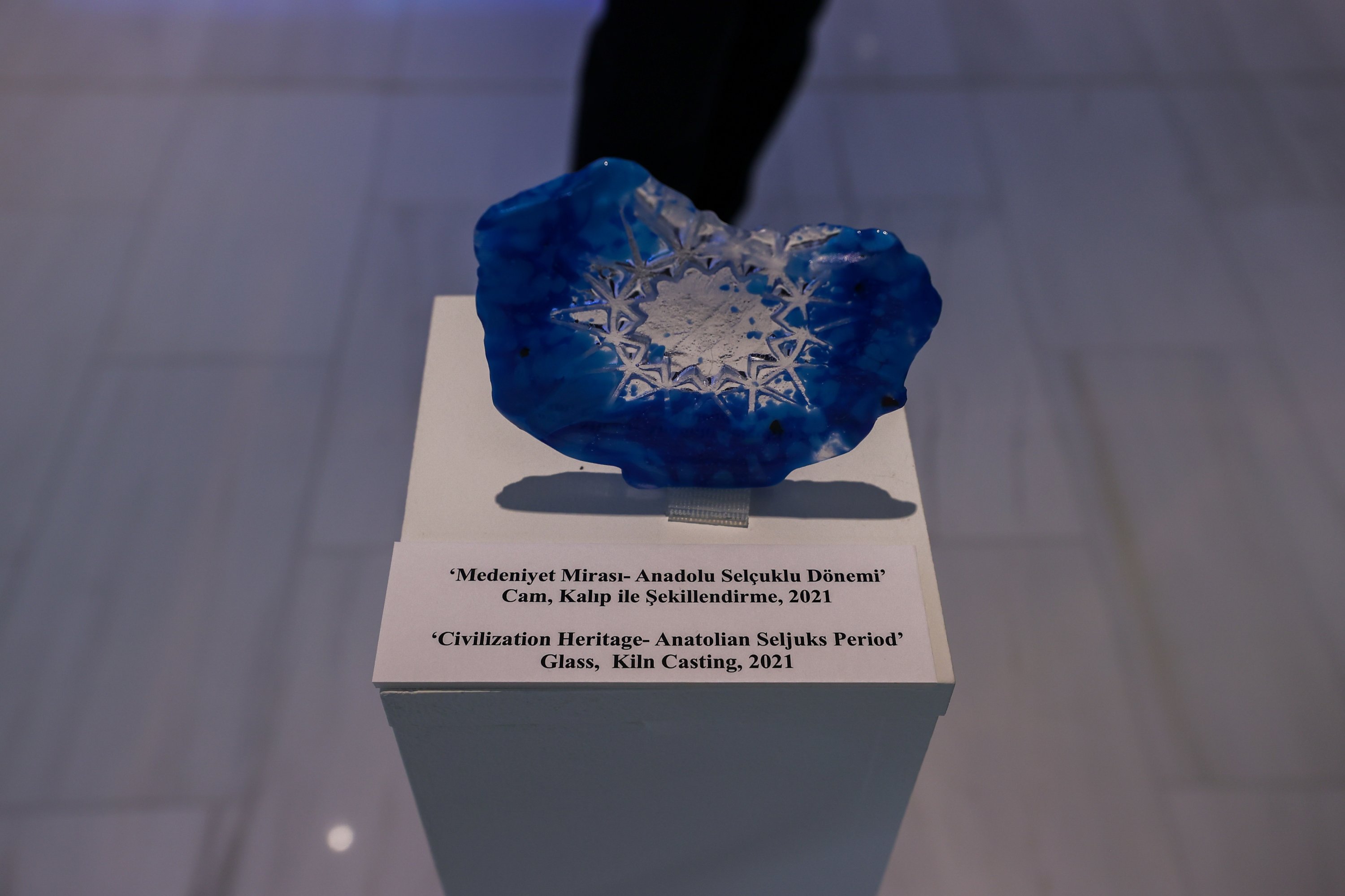 A ceramic work by artist Pınar Güzelgün Hangün on display at the "Beyond Layers" exhibition in Turkish House, New York, the U.S., Nov. 25, 2021. (AA Photo) 