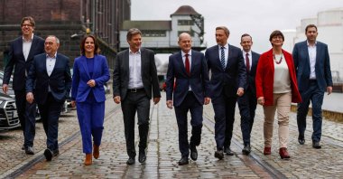 The chairpersons and heavyweights of the German coalition parties arrive for a group photo after a final session of coalition talks, at Westhafen center in Berlin, Germany, Nov. 24, 2021. (AFP Photo)