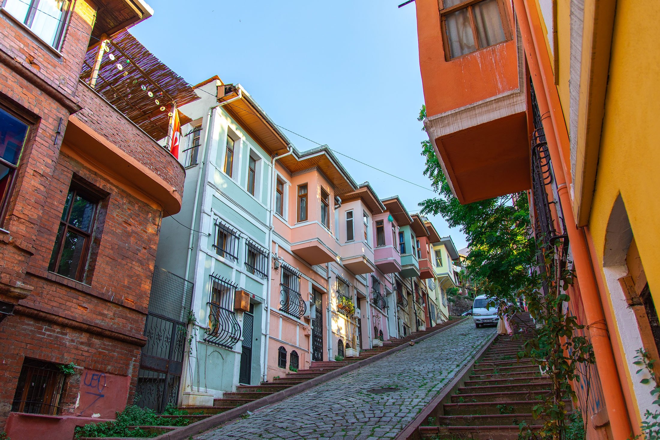 Merdivenli Yokuş street. (Shutterstock Photo)