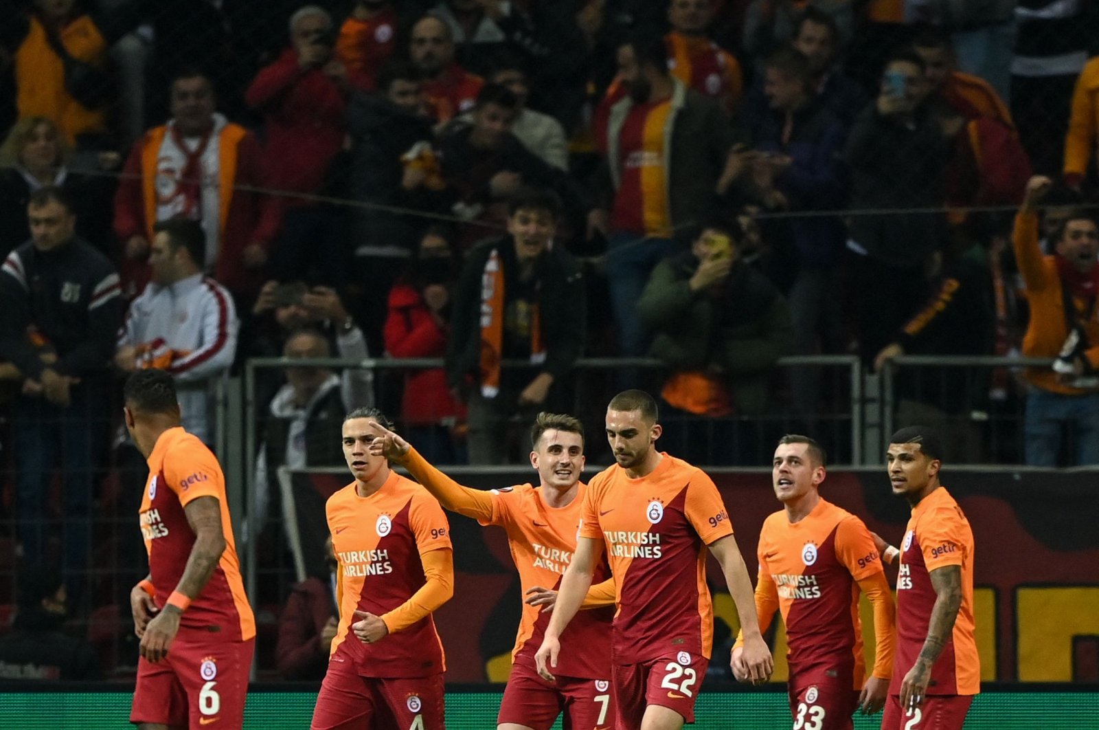 Galatasaray&#039;s Romania&#039;s midfielder Alexandru Cicaldau (2nd R) celebrates with teammates after scoring a goal during a Europa League match against Olympique de Marseille, Istanbul, Turkey, Nov. 25, 2021. (AFP Photo)