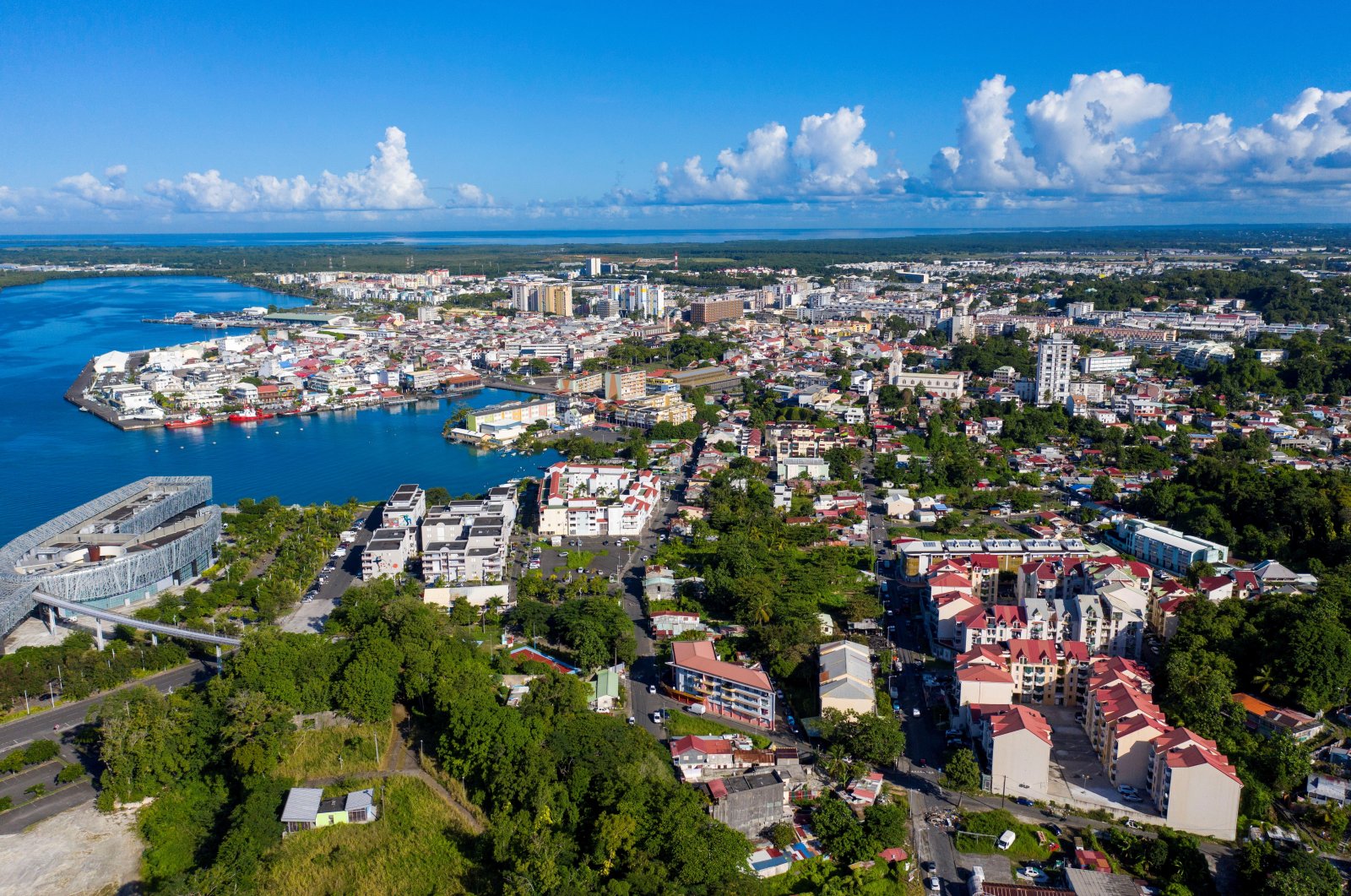 Prancis mengatakan bersedia membahas otonomi untuk Guadeloupe