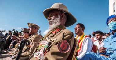 A veteran attends a rally organized by Addis Ababa officials, bringing together artists and athletes headed to visit troops on the front line with rebels of the Tigray People&#039;s Liberation Front (TPLF), in Addis Ababa, Ethiopia, Nov. 27, 2021. (AFP Photo)