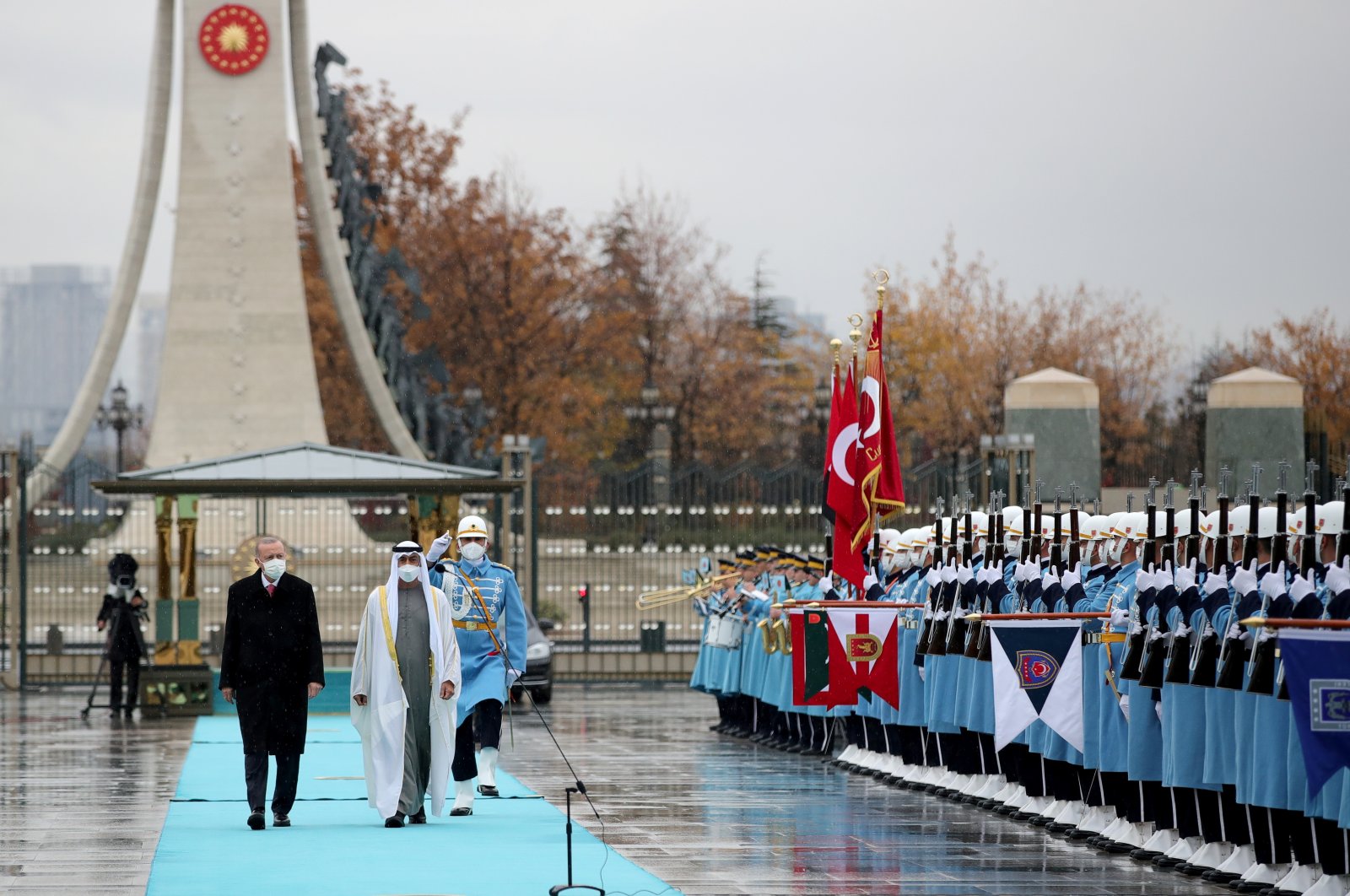 President Recep Tayyip Erdoğan and Abu Dhabi Crown Prince Mohammed bin Zayed al-Nahyan review a guard of honor during a welcome ceremony in capital Ankara, Turkey, Nov. 24, 2021. (Reuters Photo)