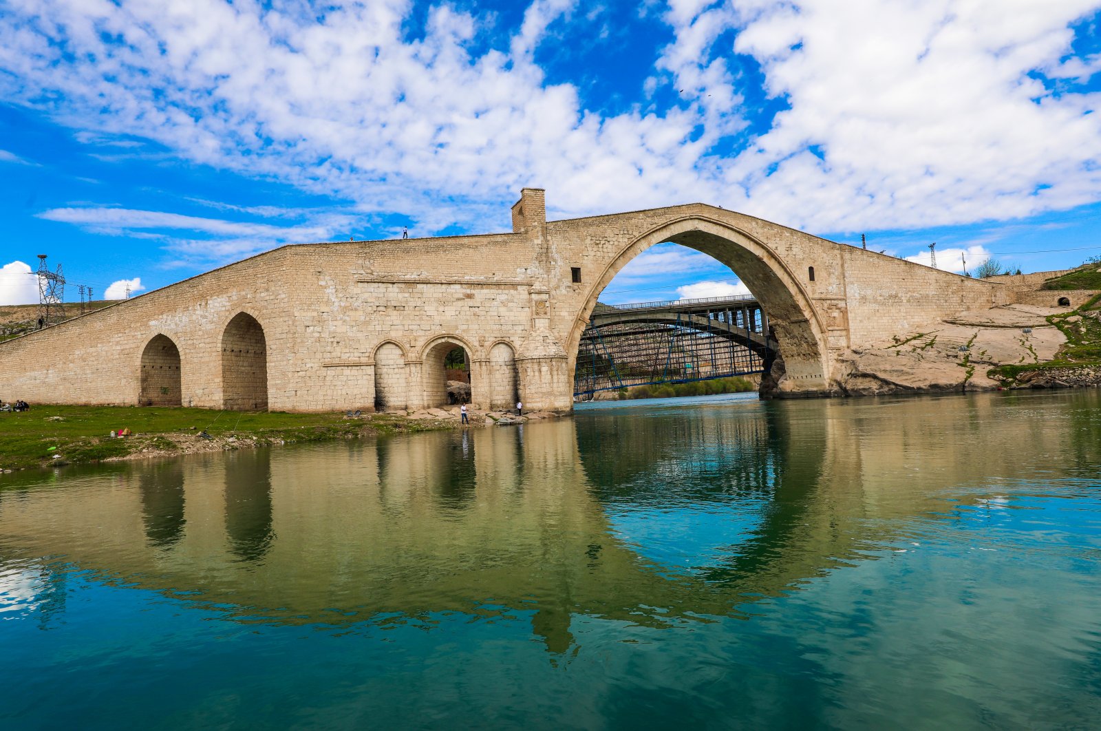 The Malabadi Bridge in Silvan, Diyarbakır, southeastern Turkey, Nov. 27, 2021. (AA)