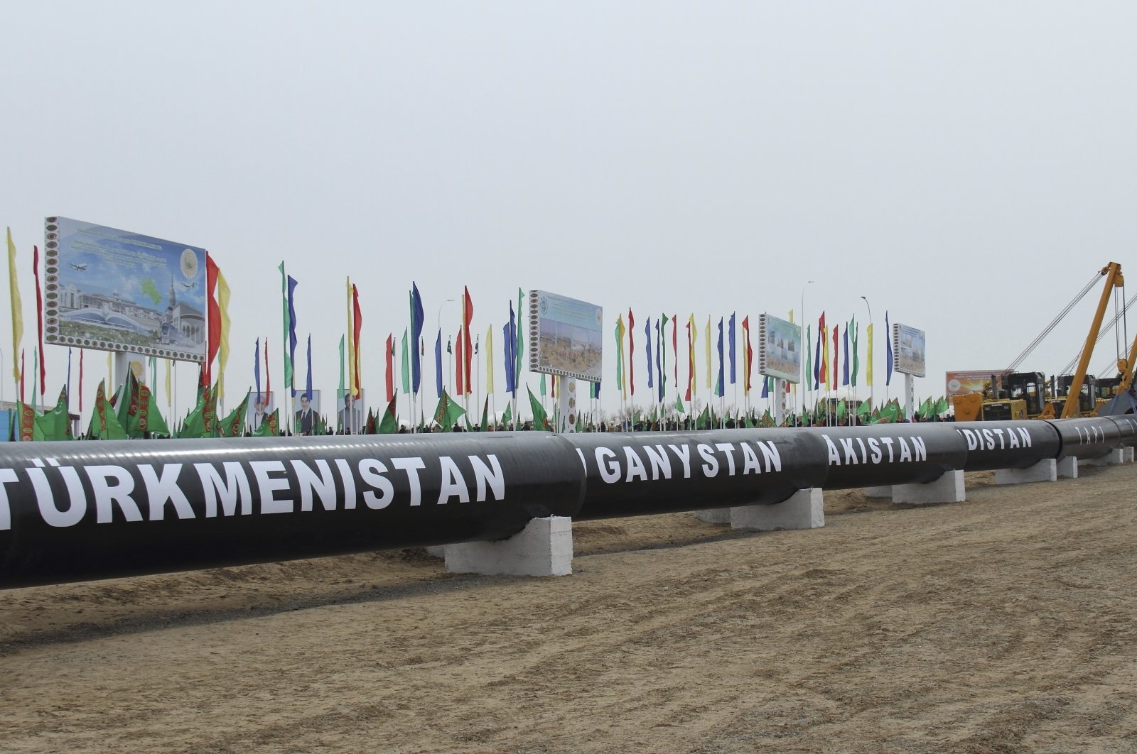 Azerbaijan, Turkmenistan, Iran menandatangani kesepakatan pertukaran gas trilateral