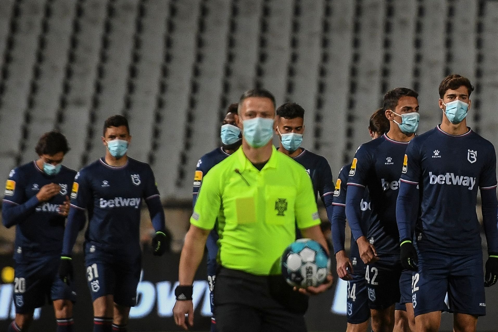 Highland Sædvanlig Næsten død Disgrace': Portuguese league faces scrutiny after team fields 9 men | Daily  Sabah