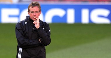 Then-Schalke head coach Ralf Rangnick leads his team&#039;s training session ahead of the Champions League semifinal against Manchester United at Old Trafford, Manchester, Britain, May 3, 2011. (EPA Photo)
