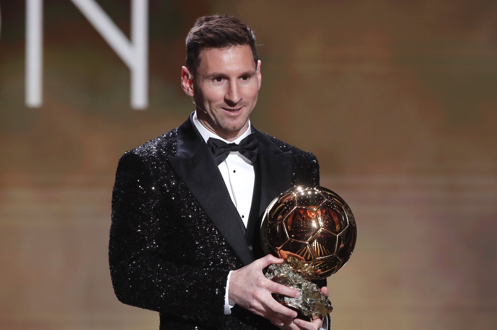 Lionel Messi meraih Ballon d’Or untuk rekor ke-7 kalinya