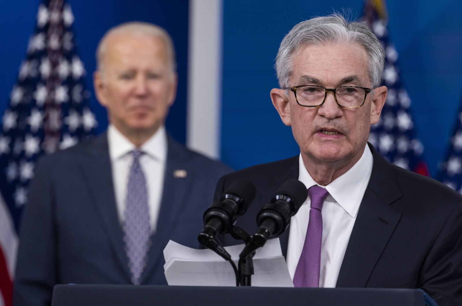 Jerome Powell (R) speaks after U.S. President Joe Biden (L) nominated him to a second term as U.S. Federal Reserve (Fed) Chair, in the Eisenhower Executive Office Building in Washington, D.C., U.S., Nov. 22, 2021. (EPA Photo)