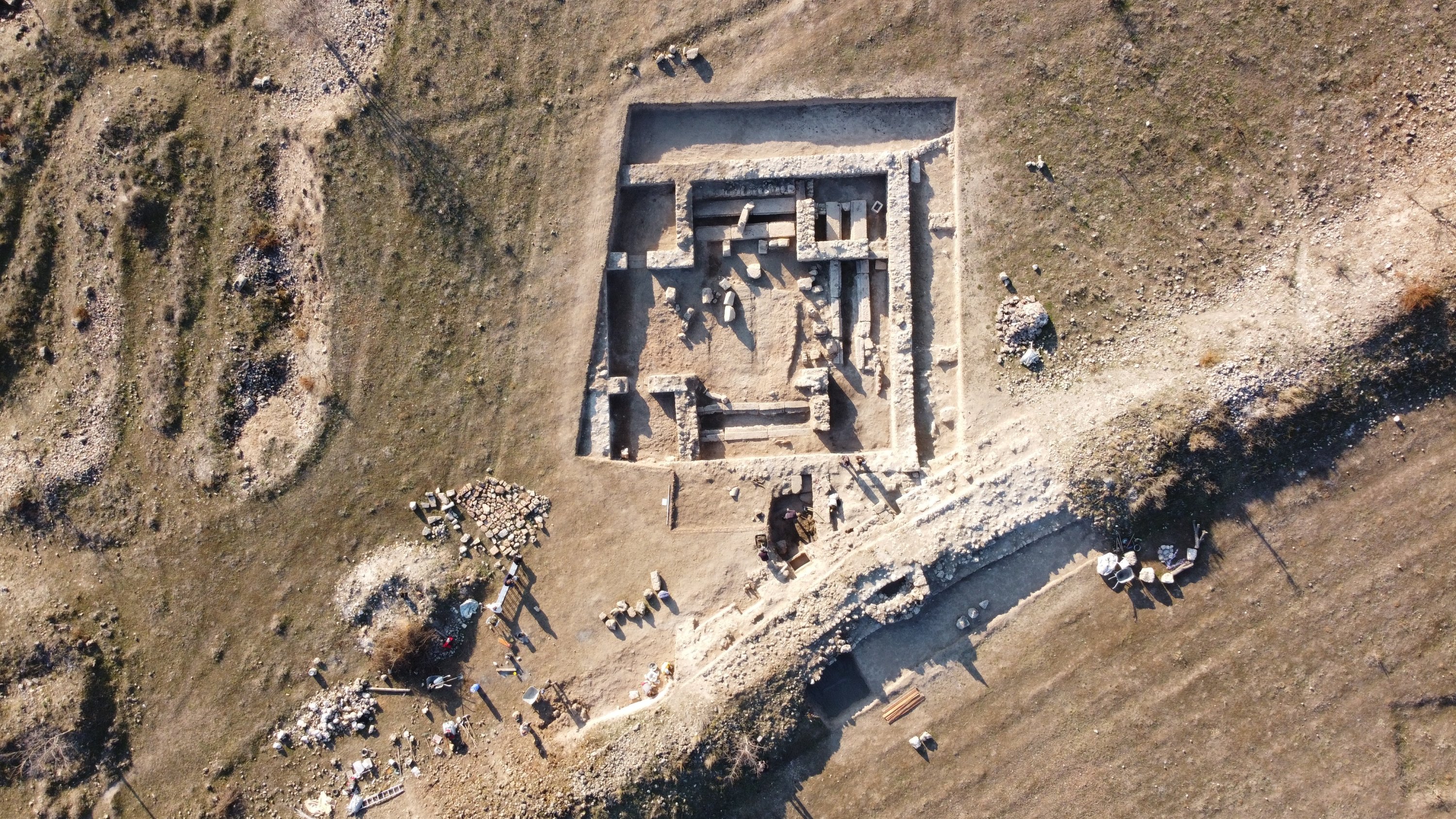 An aerial view of the square structure where the steelyard weight was found in the ancient city of Hadrianopolis, Karabük, northern Turkey, Nov. 30, 2021. (AA Photo)