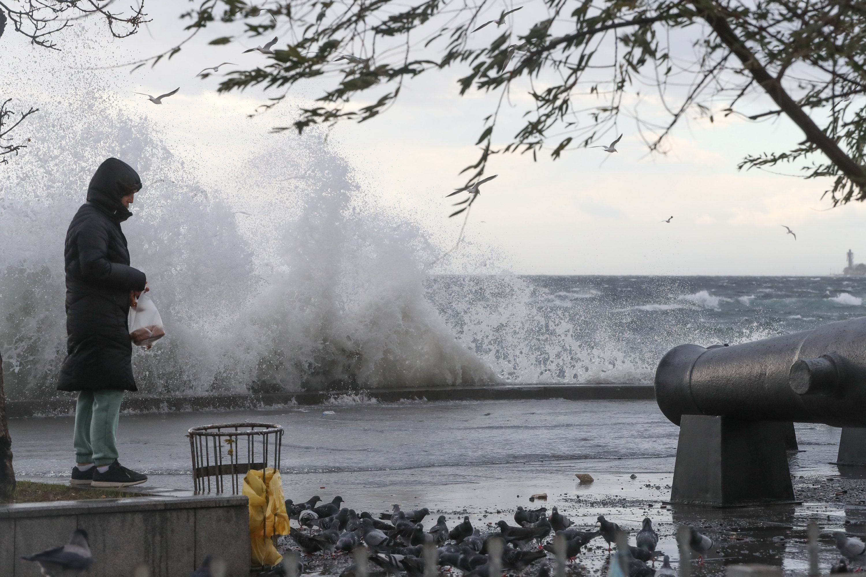 deadly storm weakens moves inland turkey with snowfall expected daily sabah