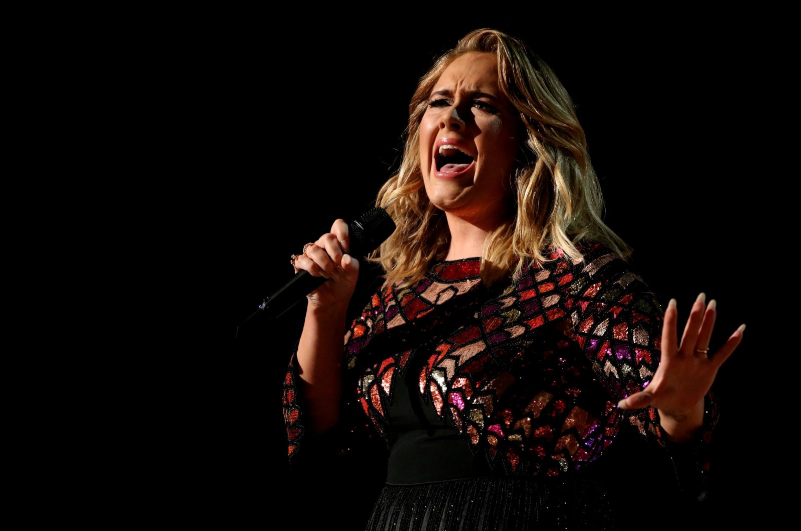 Adele akan melakukan pertunjukan langsung pertama di Las Vegas setelah hampir 5 tahun