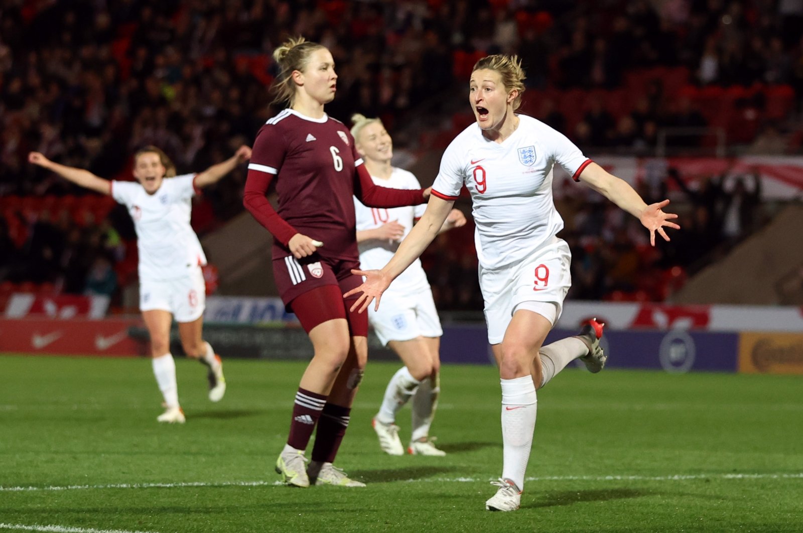 Wanita Inggris memecahkan rekor gol dalam kemenangan 20 gol atas Latvia