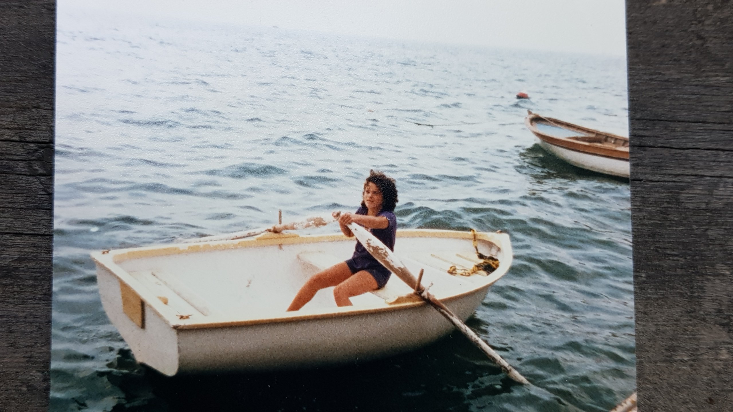 Rowing alone in Kartal at age 12. (Leyla Yvonne Ergil for Daily Sabah) 