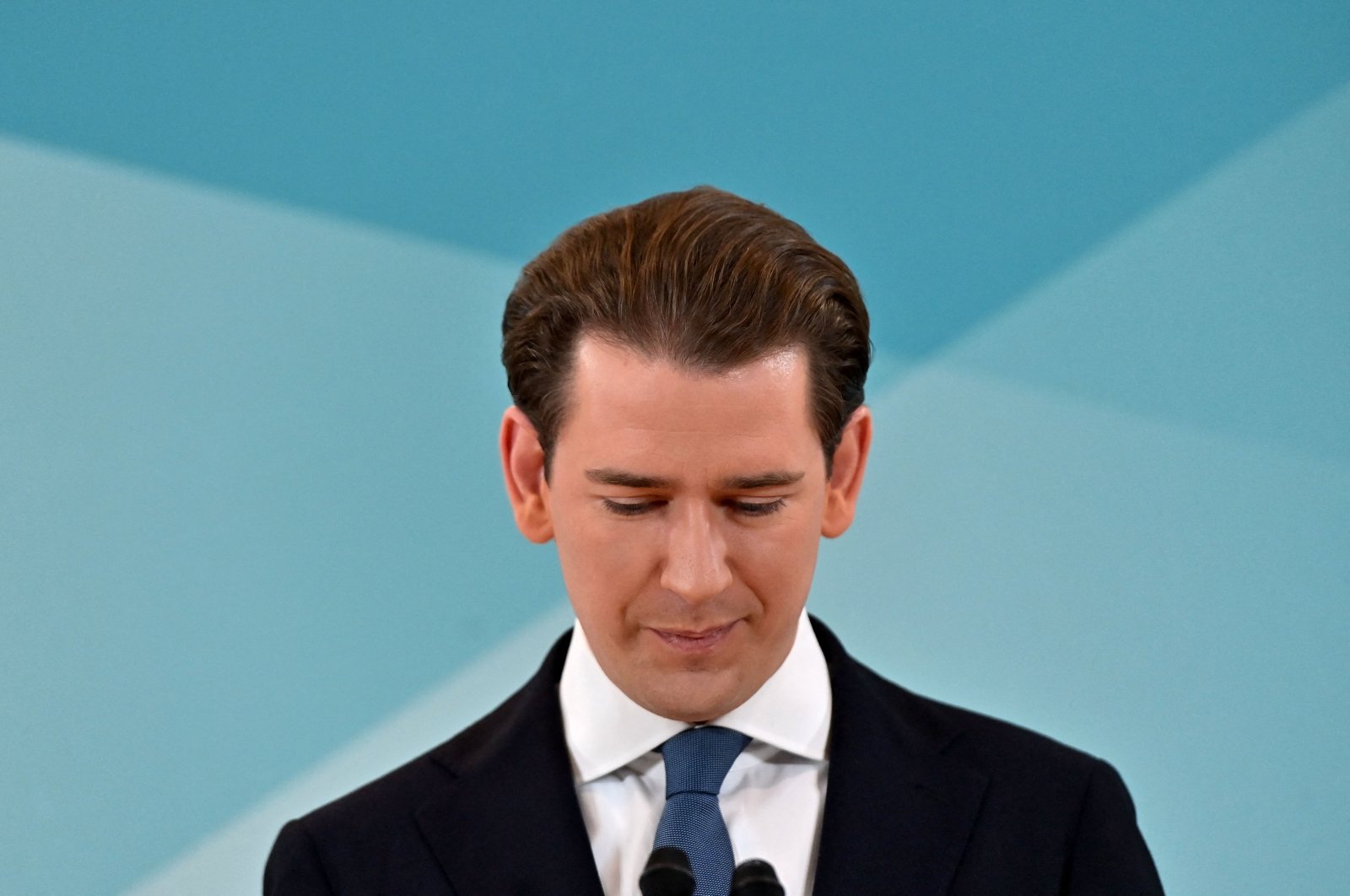 Mantan Kanselir Austria Kurz pensiun dari politik