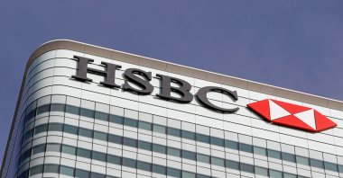 The HSBC bank logo is seen in the Canary Wharf financial district in London, Britain, March 3, 2016. (Photo by Reuters)