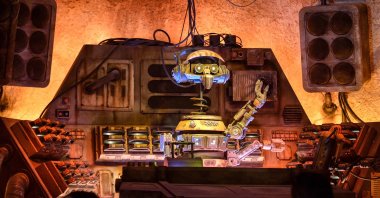 An R-3X droid spins music at Oga's Cantina at “Star Wars: Galaxy's Edge,” at Disneyland in Anaheim, California, U.S., May 29, 2019. (Getty Images)