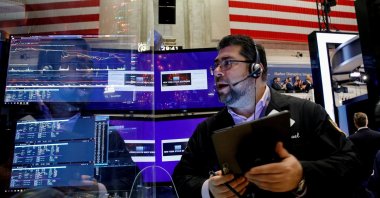 A trader works on the floor of the New York Stock Exchange (NYSE) in New York City, U.S., Dec. 2, 2021. (Reuters Photo)