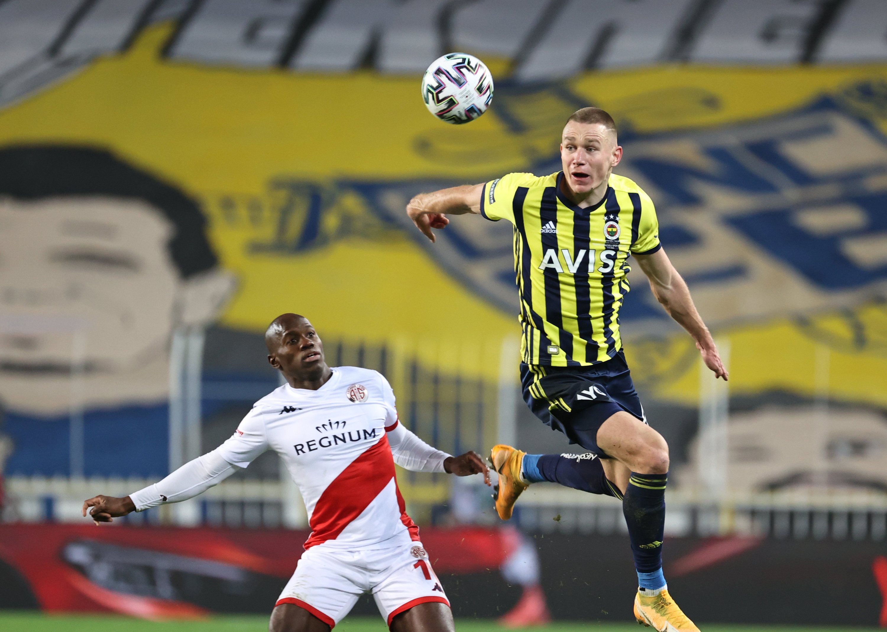 Fenerbahçe defender Szalai set to join Chelsea, Hungary coach claims |  Daily Sabah