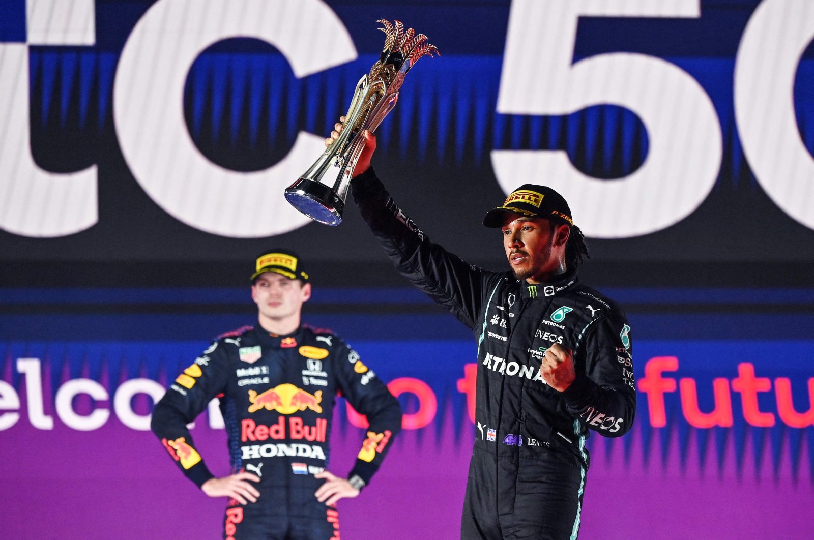 Pertarungan Hamilton-Verstappen menyiapkan final besar F1 di Abu Dhabi