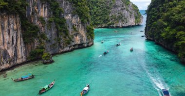 Tourists enter Pi Leh Bay on the Phi Phi Leh island, Thailand, Nov. 26, 2021. (AFP Photo)