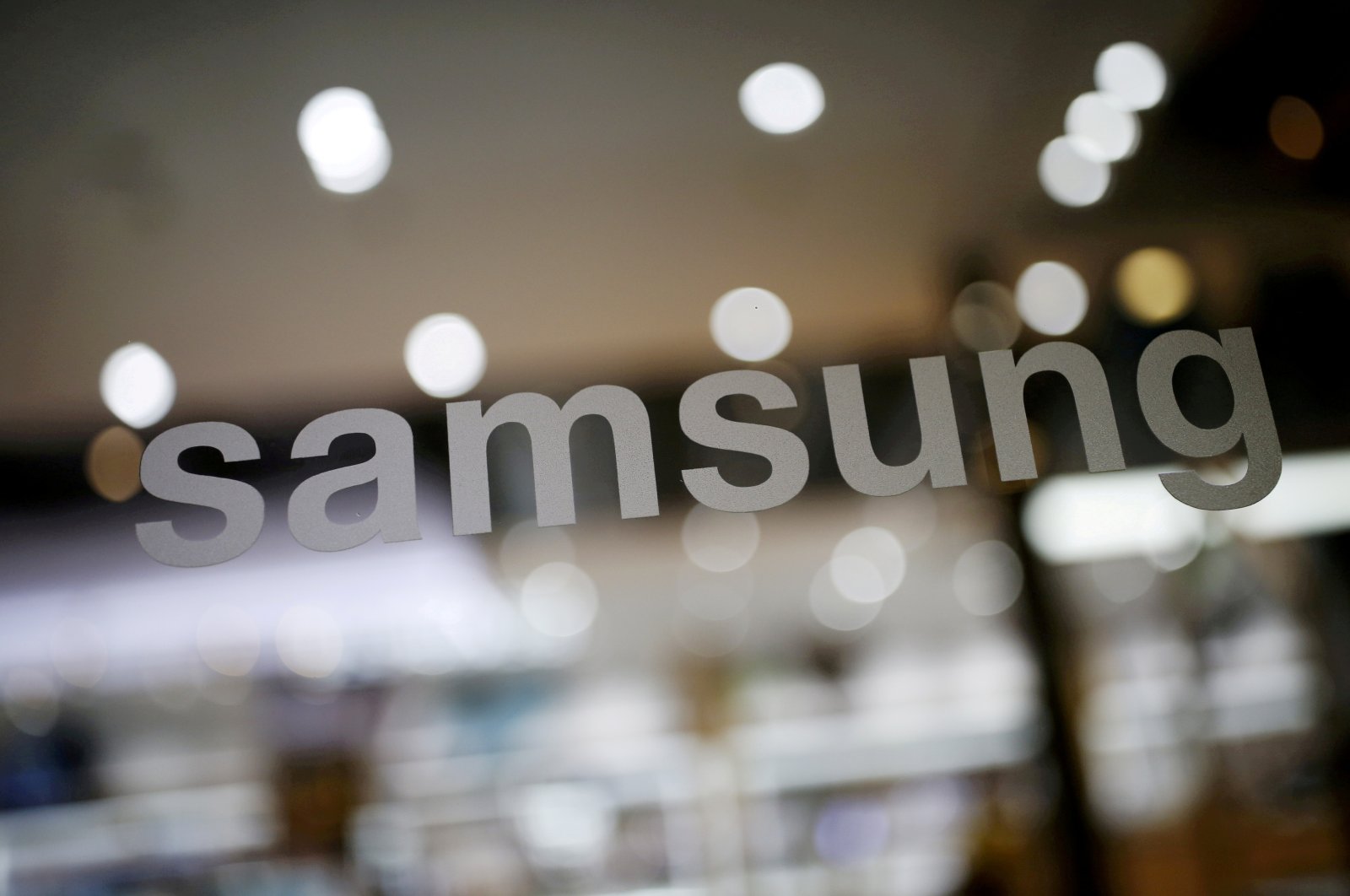 The logo of Samsung Electronics is seen at its headquarters in Seoul, South Korea, April 4, 2016. (Reuters Photo)