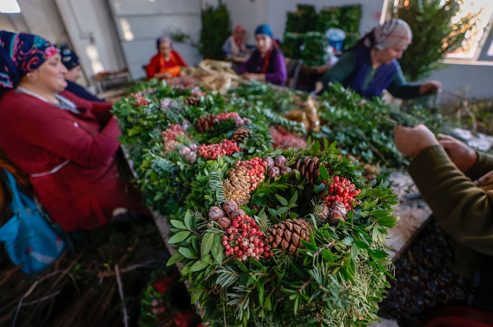 Dari Antalya dengan cinta: karangan bunga Natal yang dibuat oleh wanita Turki