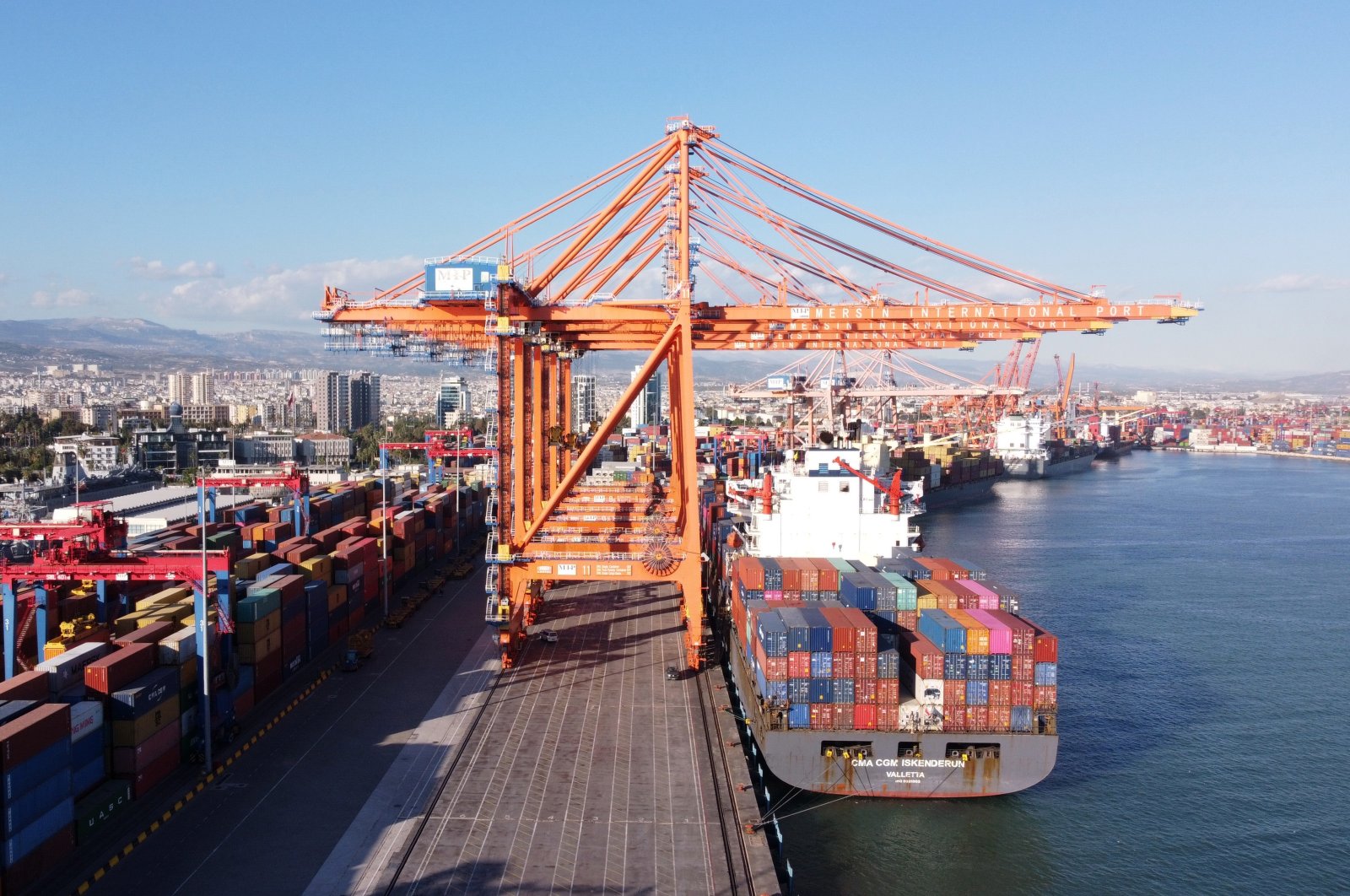 Melonjaknya ekspor melepaskan beban kerja yang meningkat untuk pelabuhan Turki