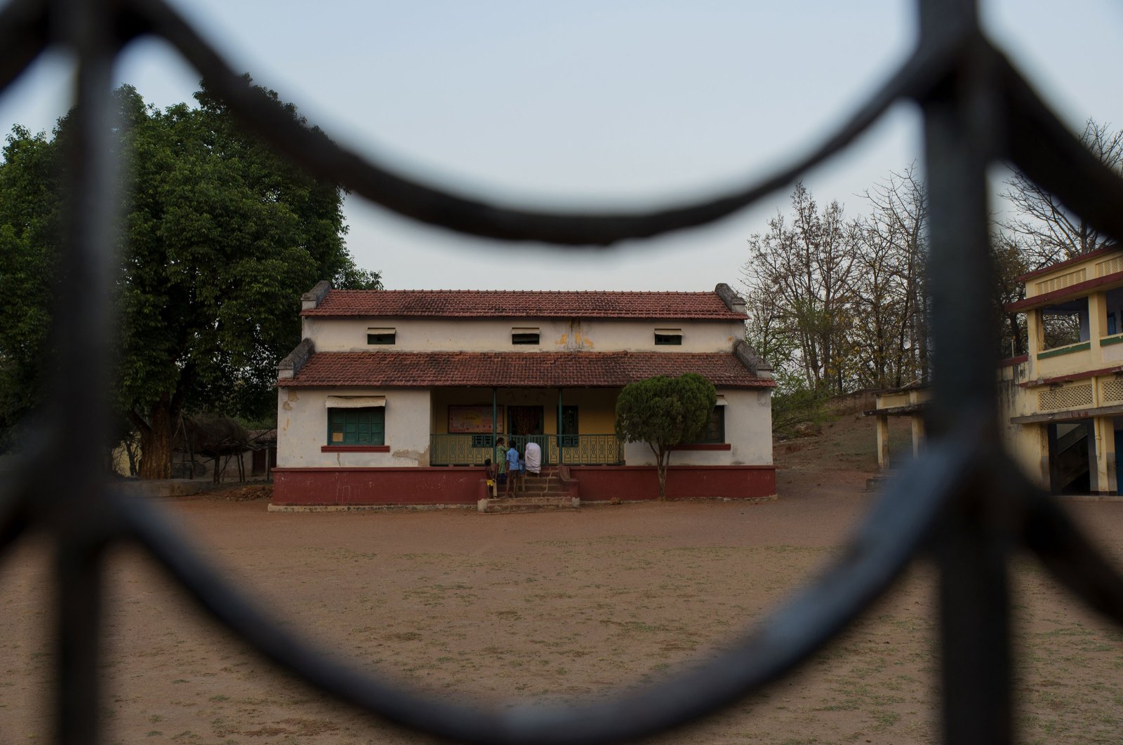 A view of a bungalow that once belonged to an Anglo-Indian family that has been converted to a school, India, April 1, 2014. (Getty Images, File)