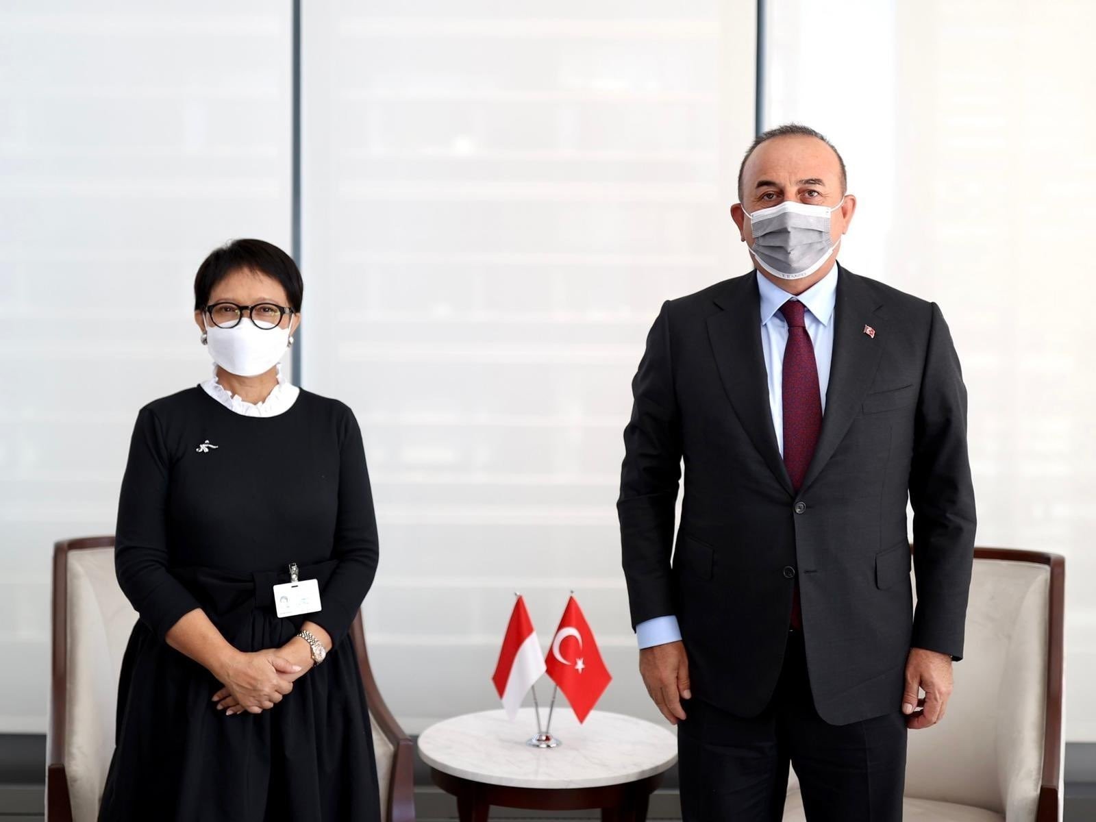 Foreign Minister Mevlüt Çavuşoğlu and Indonesian FM Retno Marsudi in New York City, U.S., Sunday, Sept. 19, 2021. (IHA Photo)