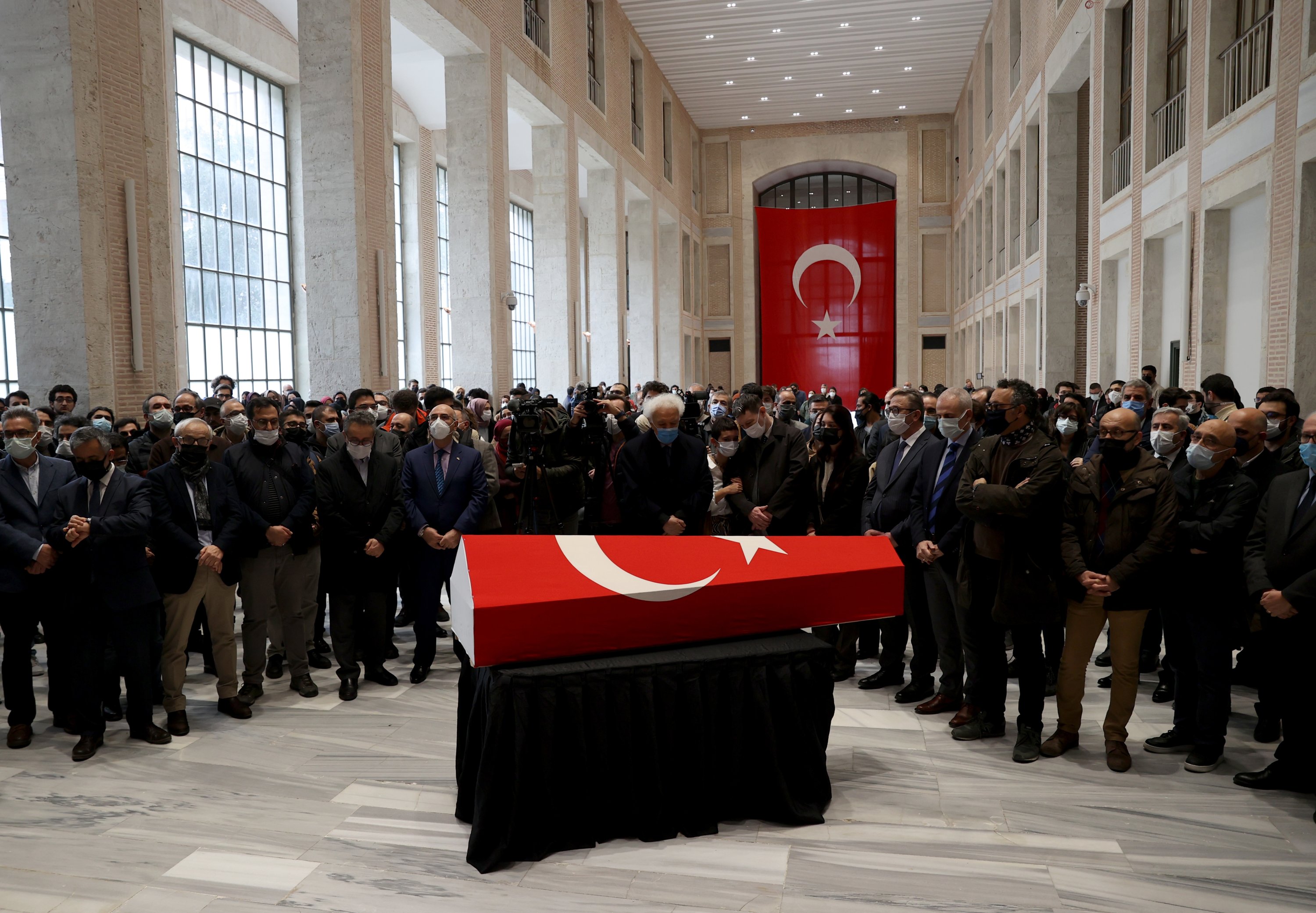 A ceremony held for Teoman Duralı's funeral at Istanbul University, Istanbul, Dec. 7, 2021. (AA)