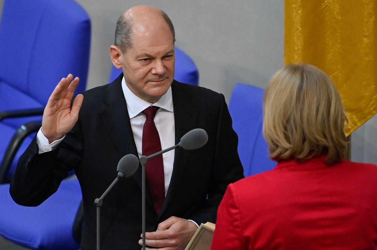 Era baru untuk Jerman: Scholz dari SPD mengambil kendali dari Merkel
