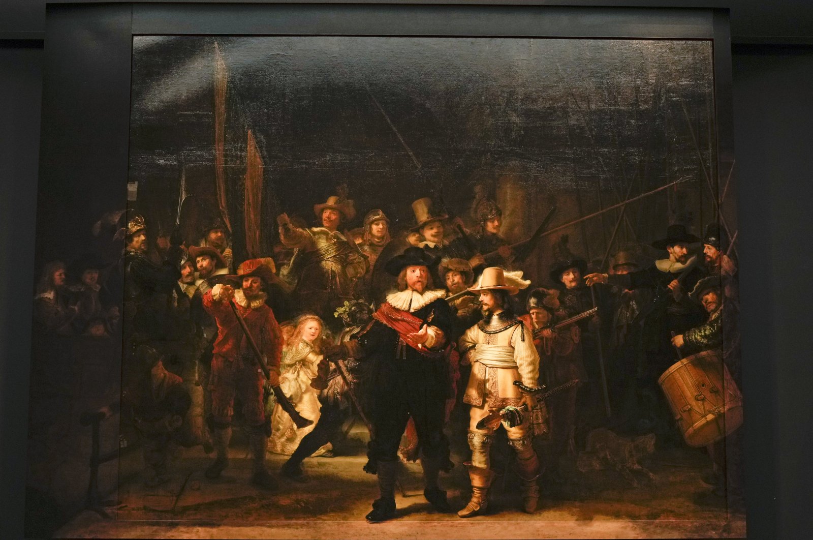 Rembrandt&#039;s biggest painting, &quot;The Night Watch,&quot; 379.5 by 453.5 centimeters on canvas, Amsterdam, The Netherlands, June 23, 2021. (AP File Photo)