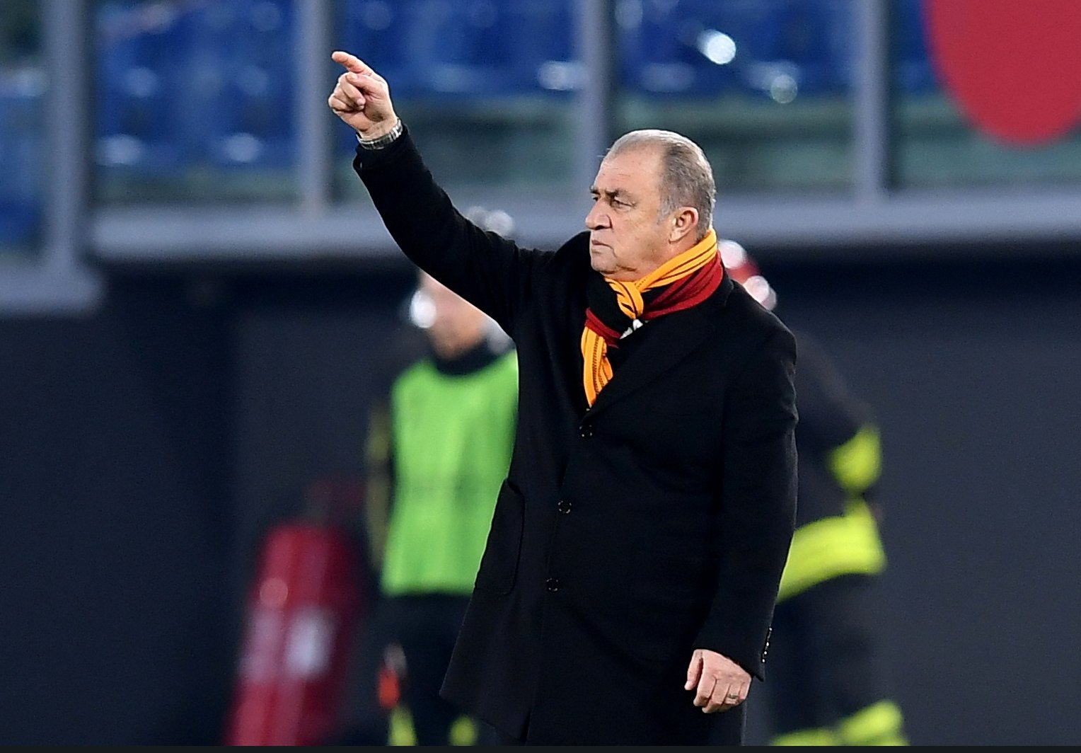Galatasaray&#039;s legendary coach Fatih Terim gives instructions to the players during the UEFA Europa League Group E match between Lazio and Galatasaray at the Stadio Olimpico in Rome, Italy on Dec. 9, 2021 (Reuters Photo)