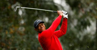 Tiger Woods on the fourth hole during the final round of the Masters at Augusta National Golf Club, in Georgia, United States, Nov. 15, 2020. (REUTERS PHOTO)