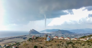 Two tornados tower above the sea off the coast of Gazipaşa district, in Antalya, southern Turkey, Nov. 11, 2018. (Shutterstock Photo) 