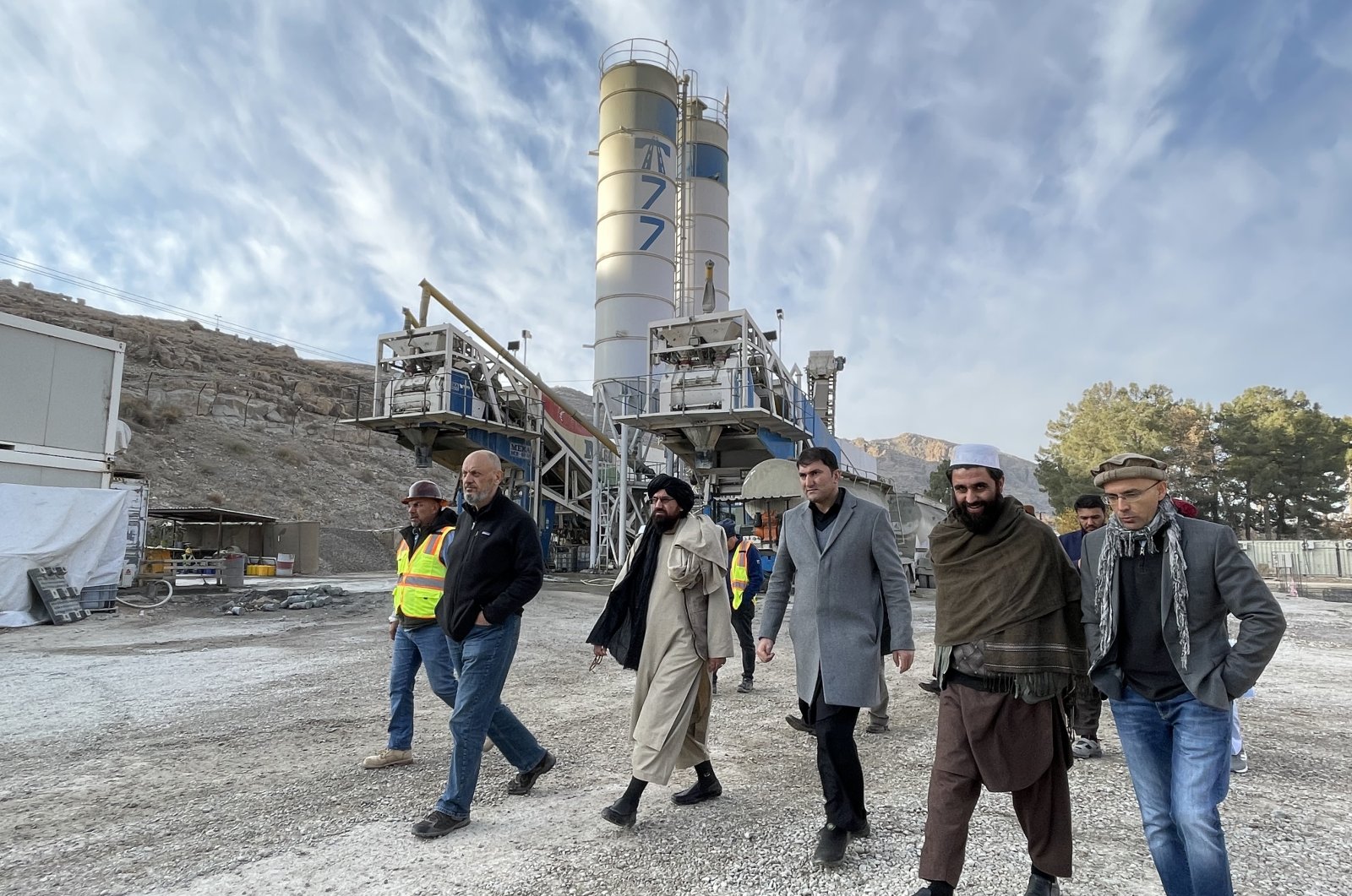 Mujiburrahman Omar, Taliban administration&#039;s interim deputy minister for energy and water (2L) and Süleyman Ciliv, chairperson of the Turkish-Afghan Business Council under DEIK (3R) visits Kajaki Hydroelectric Power Plant in Helmand, Afghanistan, Dec. 9, 2021. (AA Photo)