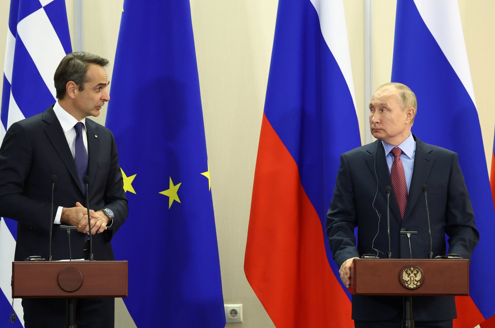 Russian President Vladimir Putin (R) and Greek Prime Minister Kyriakos Mitsotakis attend a joint news conference following their talks at the Bocharov Ruchei residence in Sochi, Russia, Dec. 8, 2021. ( Photo via EPA)