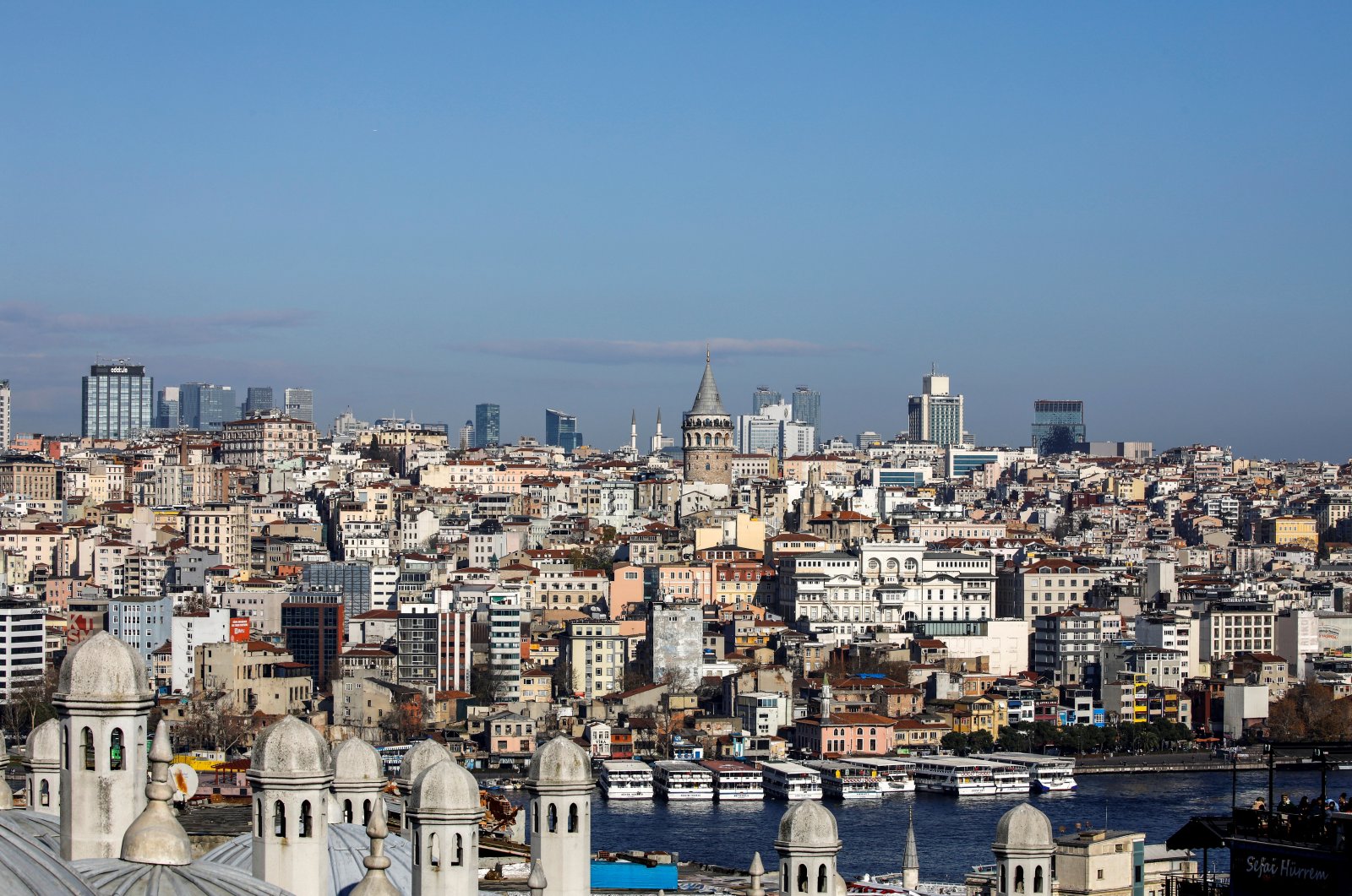 A general view of Galata Tower and surrounding neighborhood from the garden of Süleymaniye Mosque in Istanbul, Turkey, Dec. 6, 2021. (Reuters Photo)