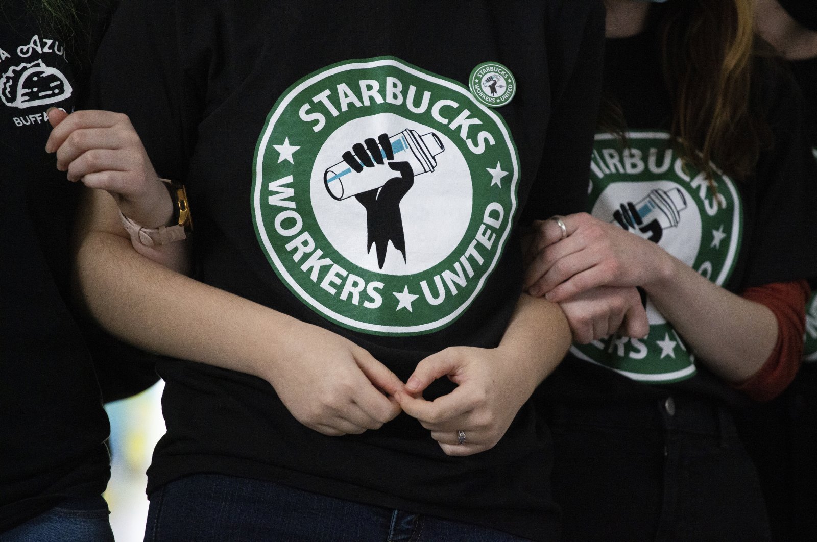 Pekerja Starbucks bergabung dengan serikat pekerja di Buffalo dalam langkah mengejutkan