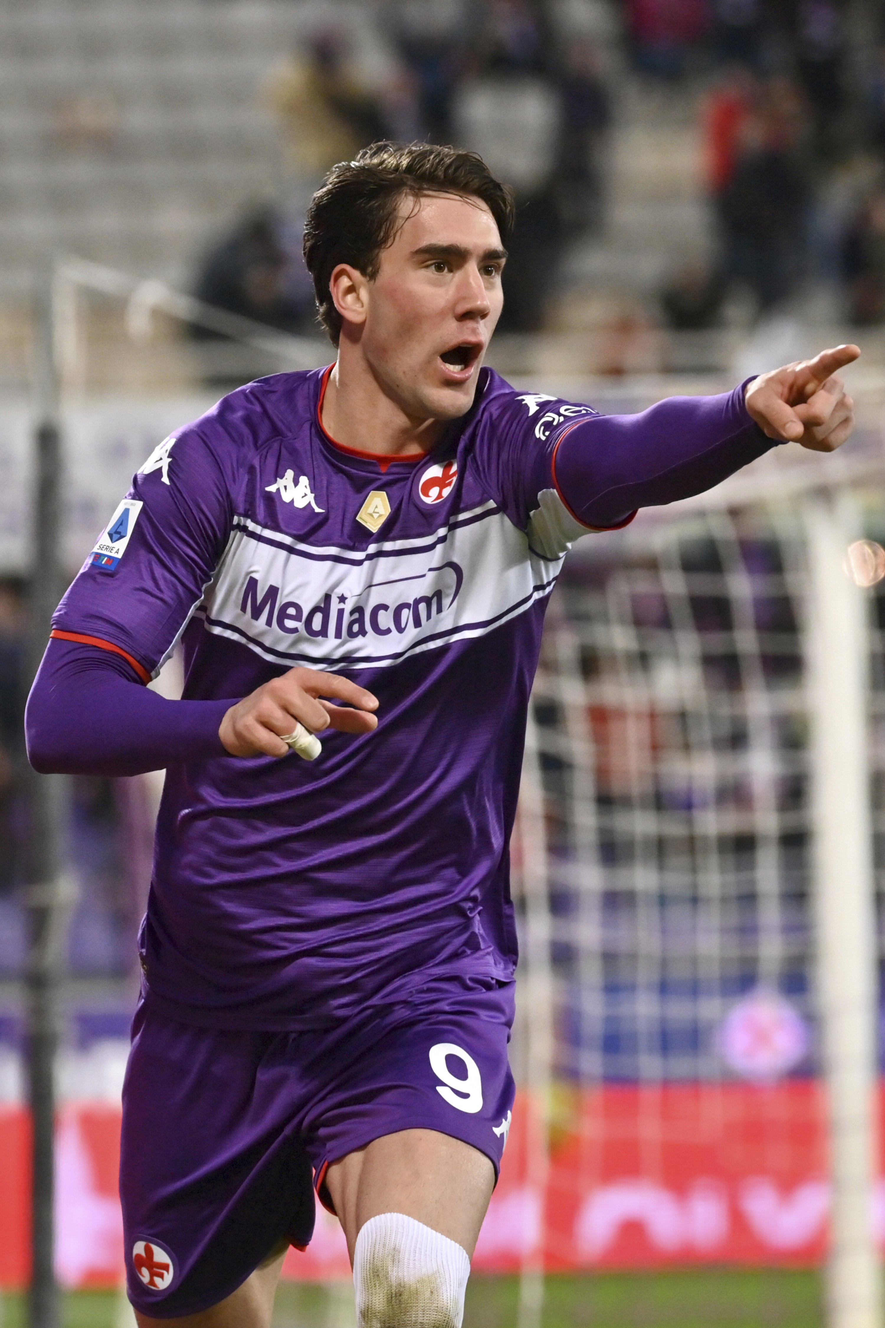 Fiorentina's Dusan Vlahovic celebrates scoring in a Serie A match against Salernitana, Florence, Italy, Dec. 11, 2021. (AP Photo)