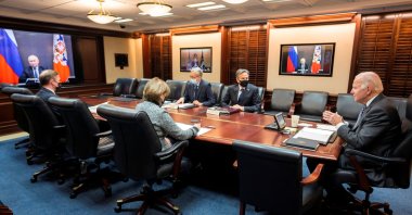 U.S. President Joe Biden (R) holds virtual talks with Russia's President Vladimir Putin (on screen) amid Western fears that Moscow plans to attack Ukraine, at the White House, Washington, D.C., U.S., Dec. 7, 2021. (Reuters Photo)