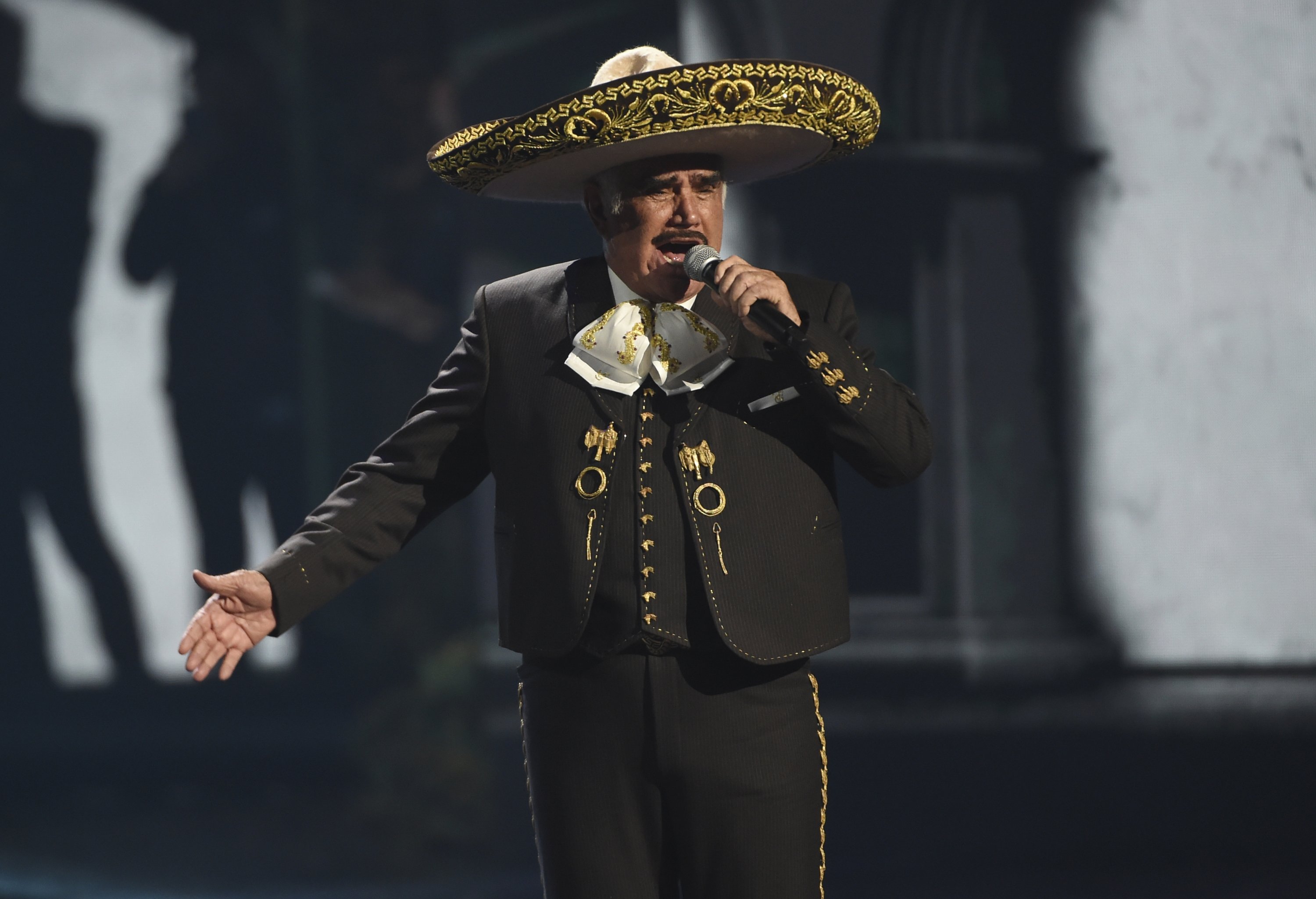 Vicente Fernandez tampil di 20th Latin Grammy Awards, Las Vegas, AS, 14 November 2019. (AP Photo)