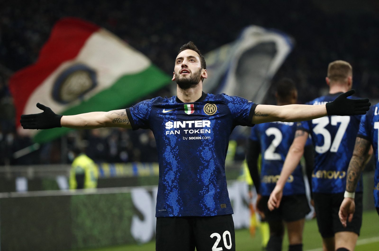 alhanoğlu bersinar saat Inter mengalahkan Cagliari untuk menjadi yang teratas di Serie A