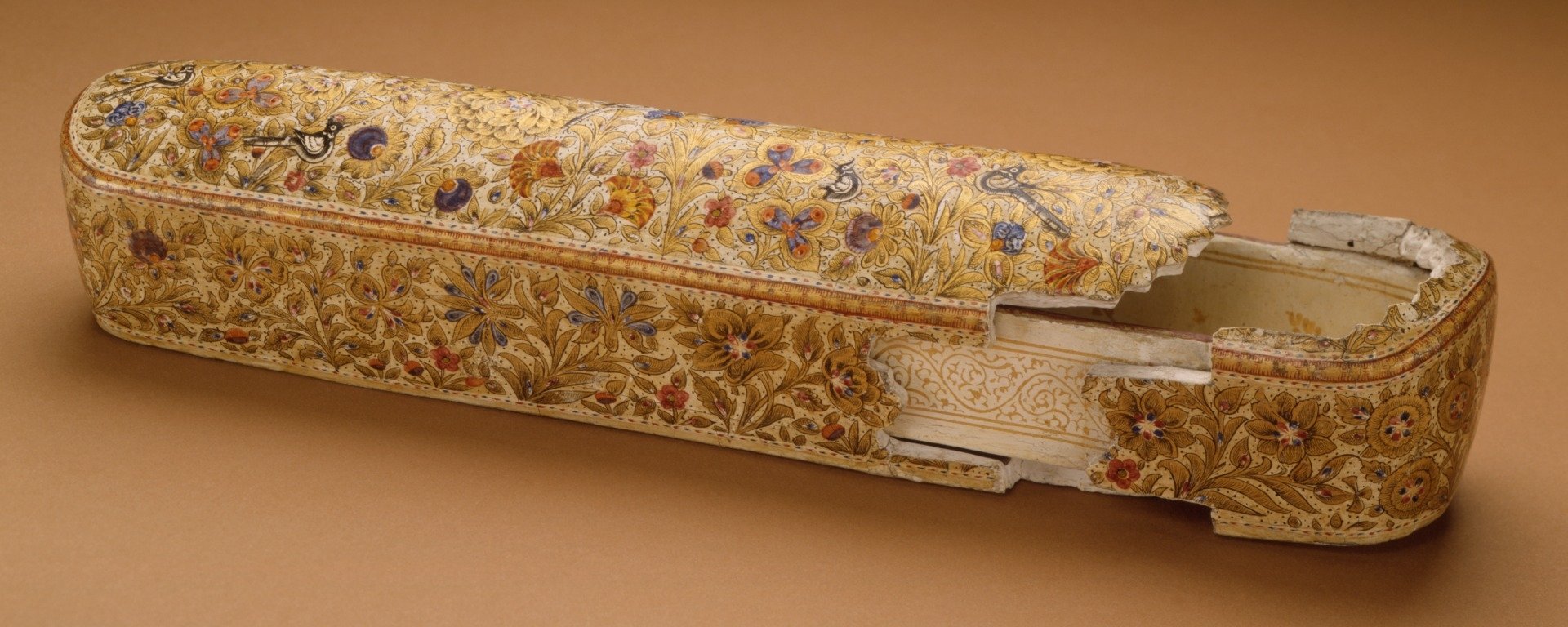 A 19th-century pen box made of papier-mache with paint and gold leaf. (Wikimedia)